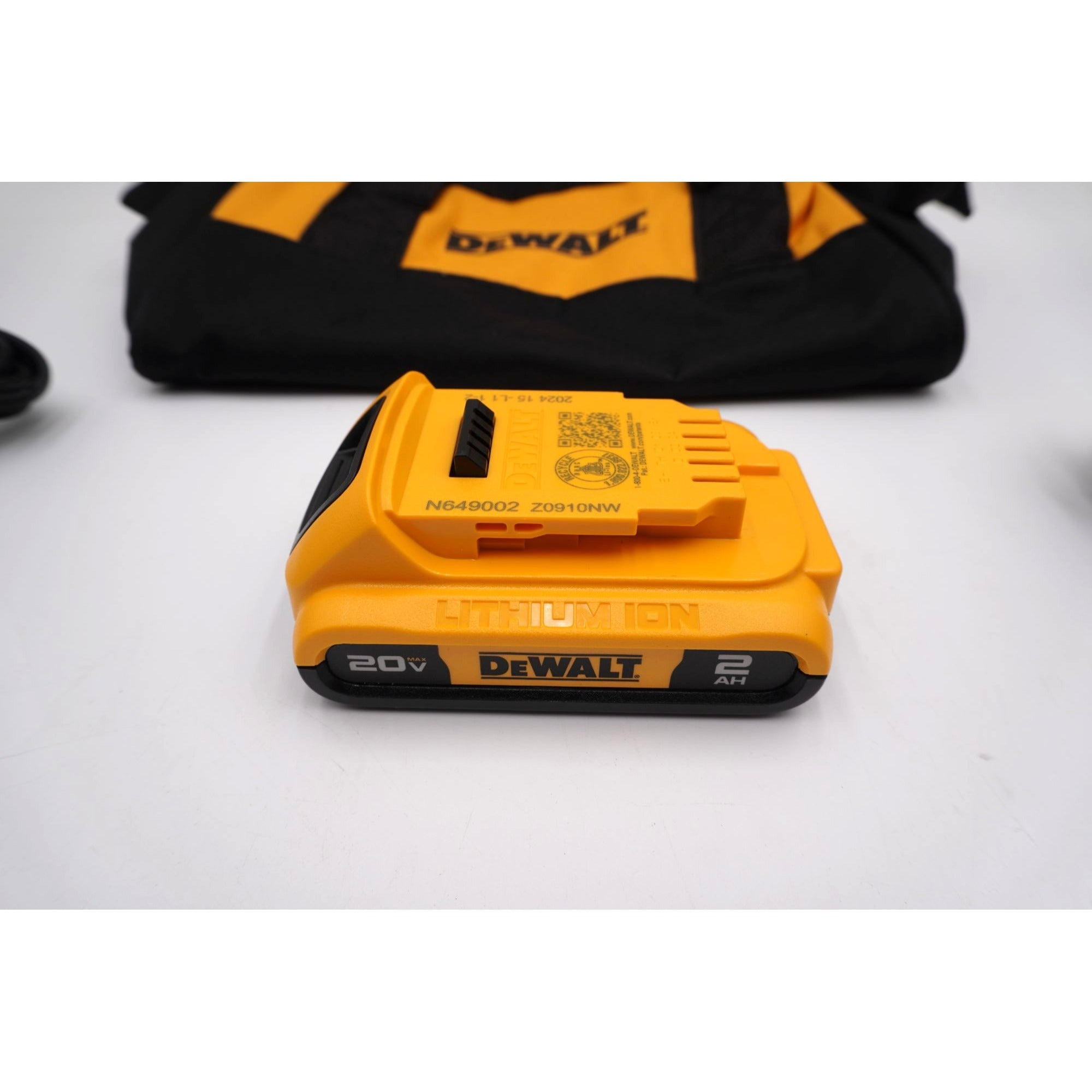 DeWALT DCS356 20V MAX XR Brushless Oscillating Multi-Tool Kit Battery