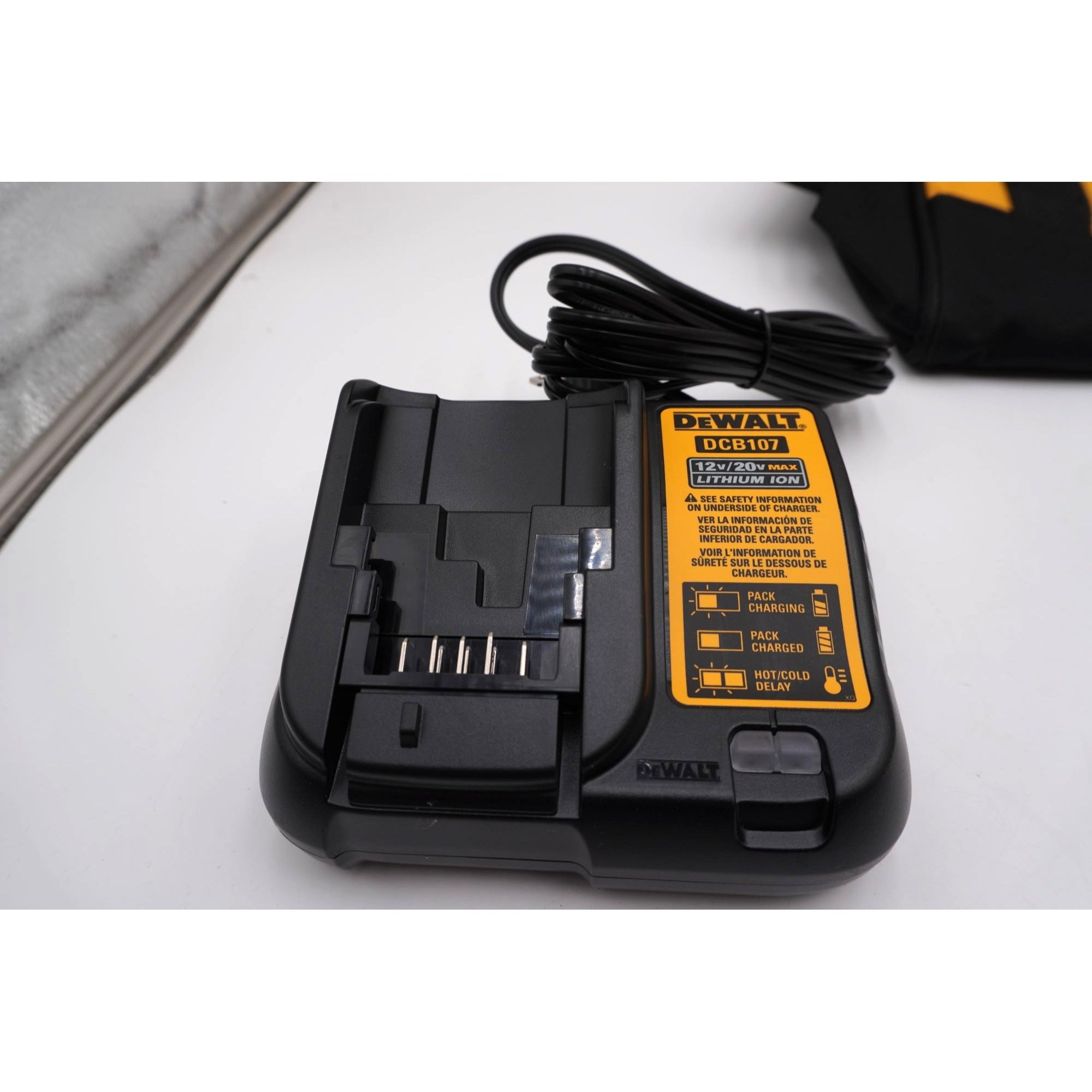 DeWALT DCS356 20V MAX XR Brushless Oscillating Multi-Tool Kit Battery