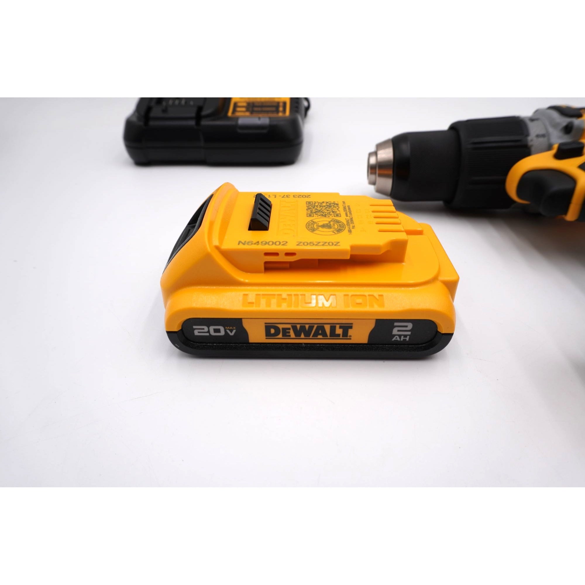 DEWALT DCD806 20V MAX XR Brushless Hammer Drill Kit Battery Charger