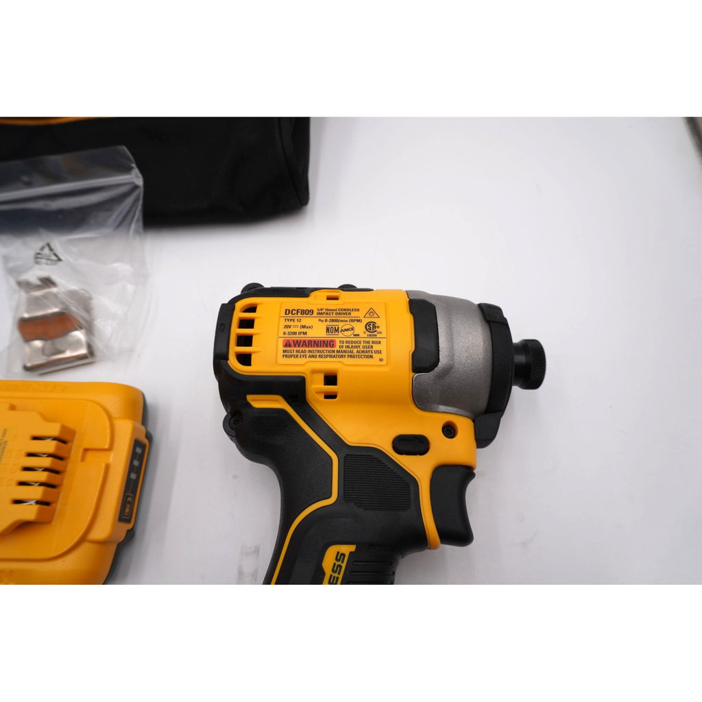 DeWALT  DCF809 20V MAX Brushless Impact Driver Kit Battery Charger Bag