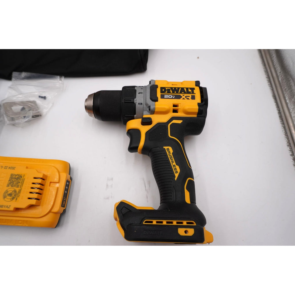 DeWALT DCD800 20V MAX XR Brushless Drill Kit Battery Charger Bag