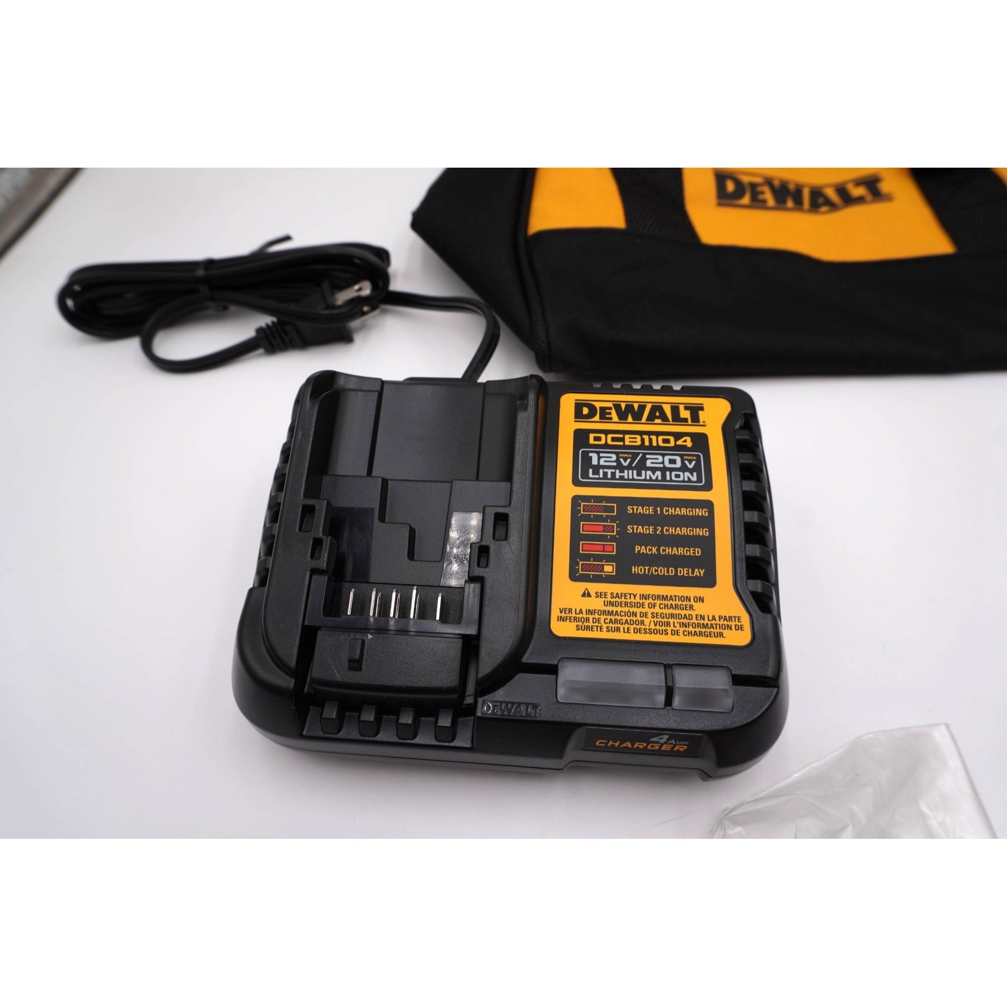 DEWALT DCD806 20V MAX XR Brushless Hammer Drill Kit Battery Charger Bag