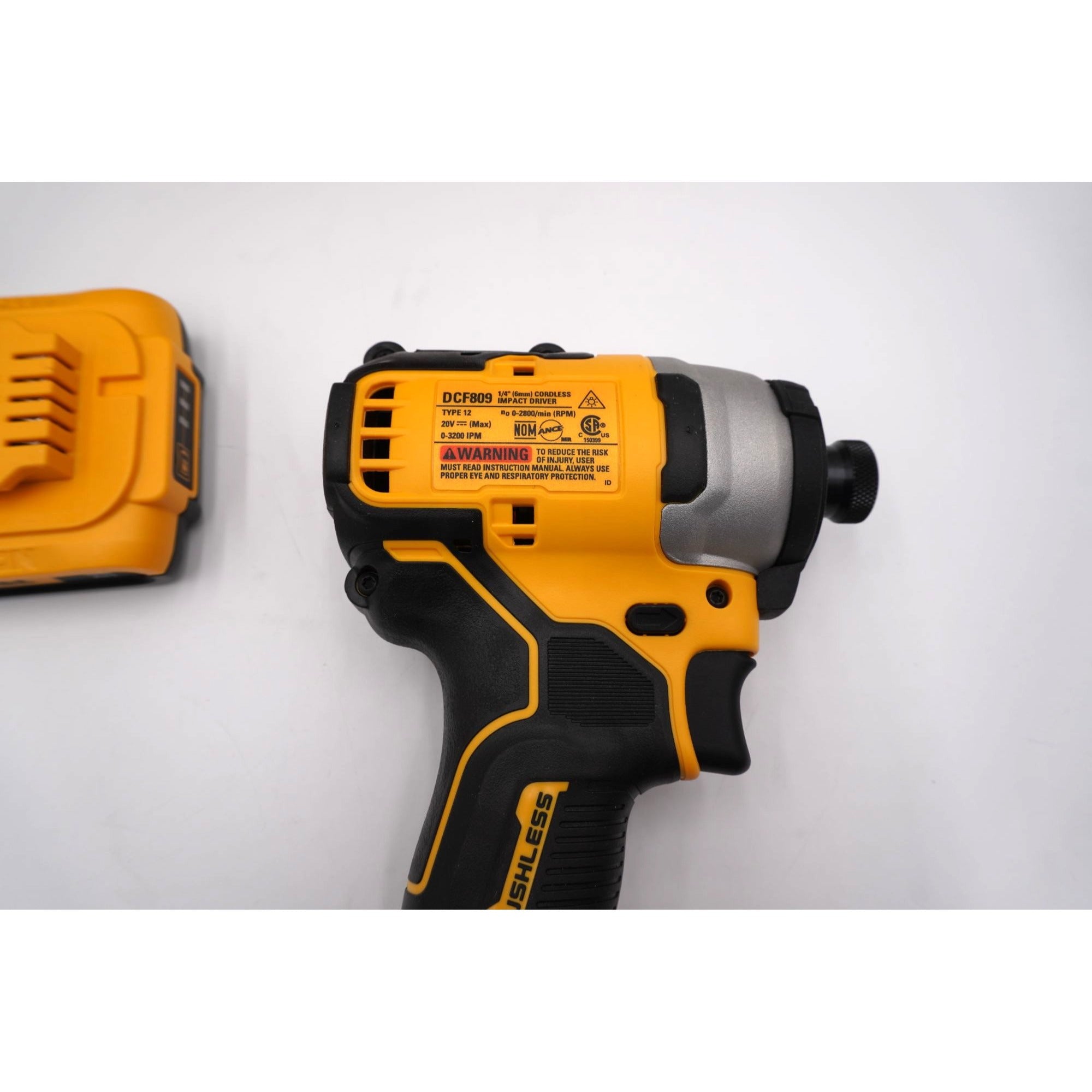 DEWALT DCF809 20V MAX Brushless Impact Driver Kit Battery Charger Bag